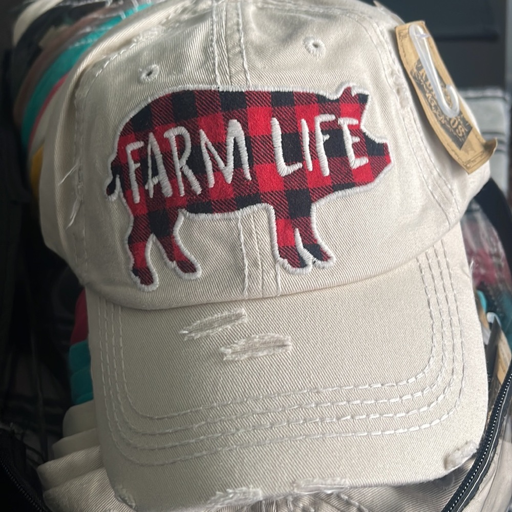 FARM LIFE - Picture 3 of 6